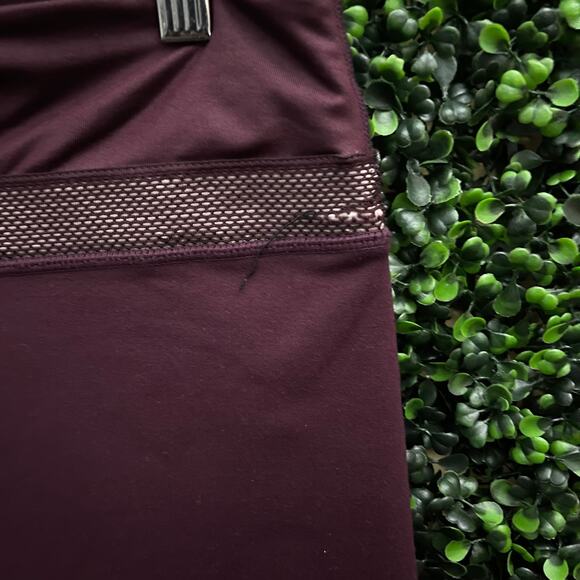 Powerhold Fabletics, Cropped Leggings, Women's Size M - Picture 5 of 7